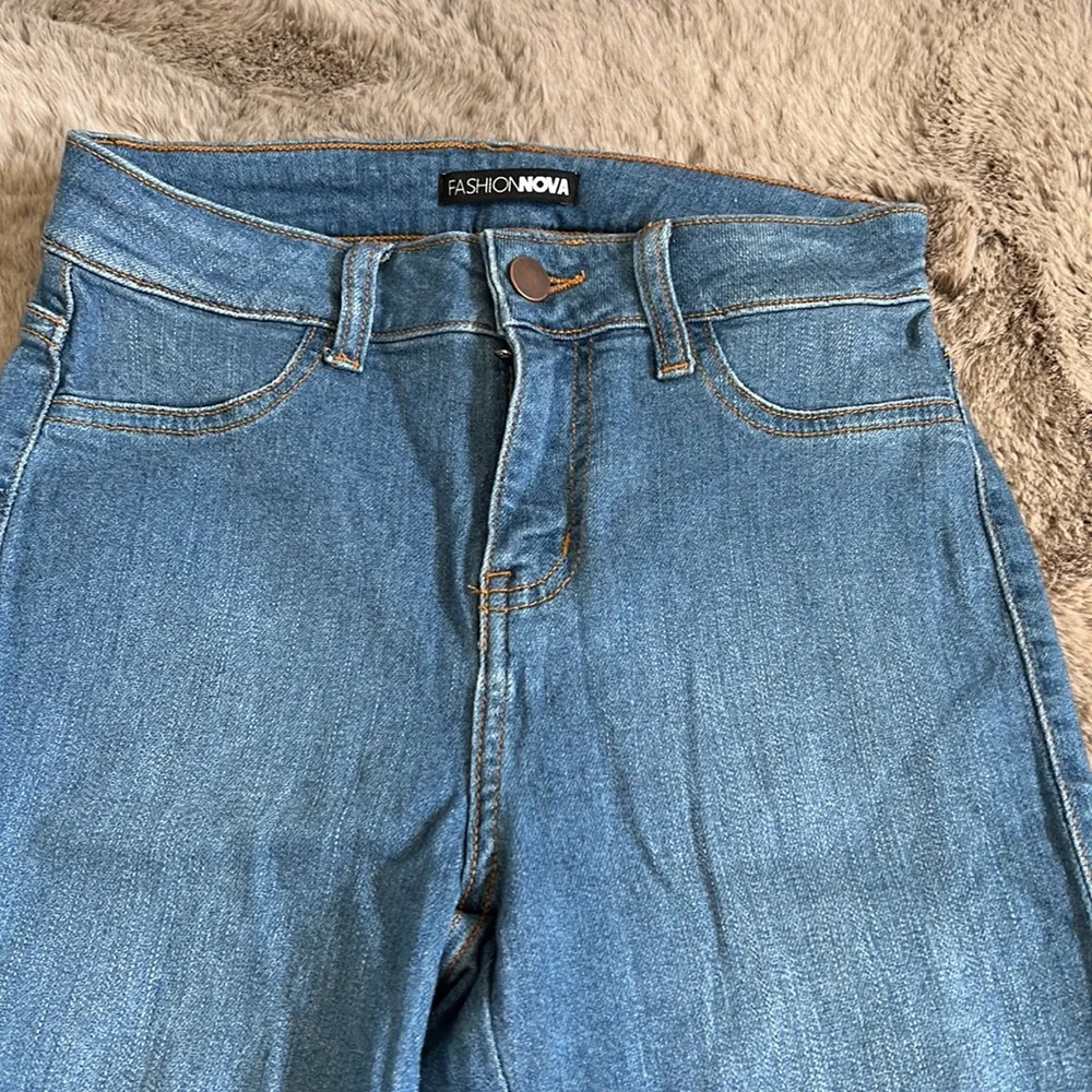 SOLD ♥️ CANOPY JEANS - Picture 3 of 6